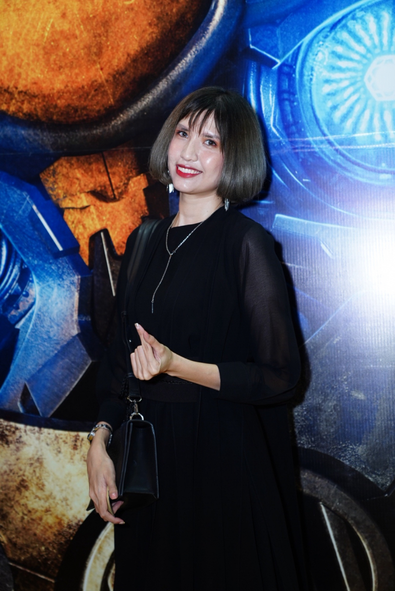 Người mẫu Hồng Xu&acirc;n