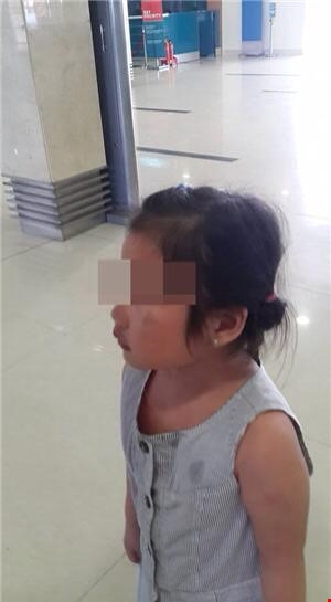 be-gai-bao-hanh-o-san-bay