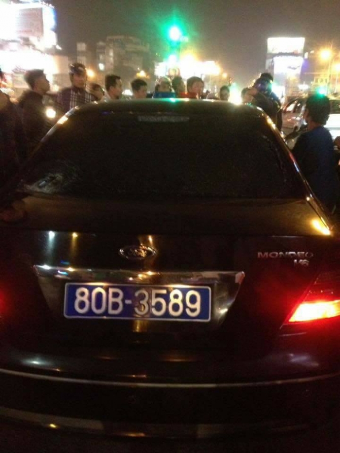 xe bien xanh gay tai nan bo chay tai ha noi dem 10