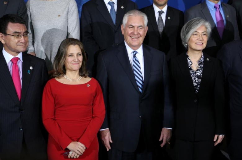 Ngoại trưởng ...