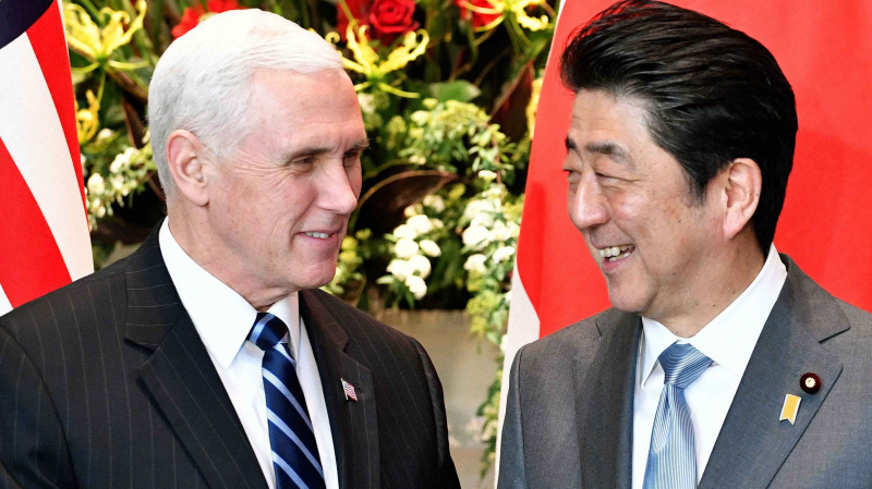 Pence v&agrave; Shizo Abe