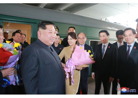 can-canh-doan-tau-boc-thep-cho-kim-jong-un-sang-tr
