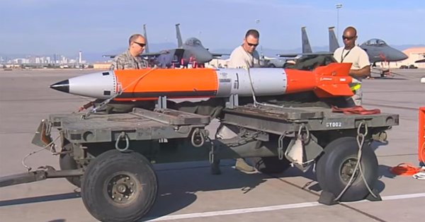 Bom hạt nh&acirc;n trọng lực B61-12