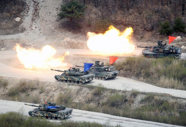 Tap tran chung Mỹ- H&agrave;n