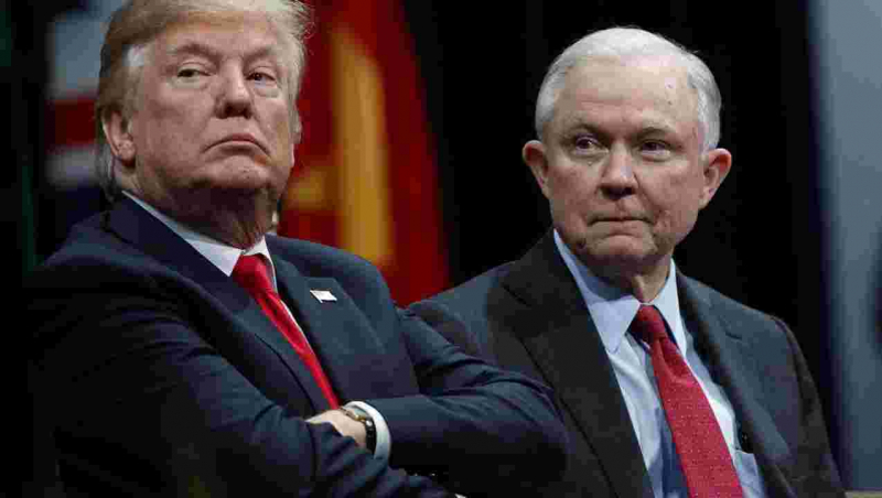 Jeff Sessions v&agrave; Trump