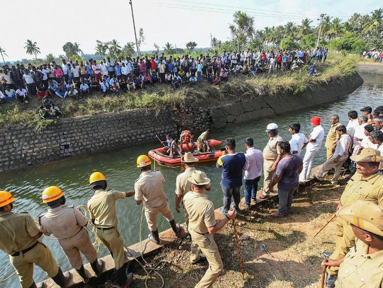 lực lượng cứu hộ