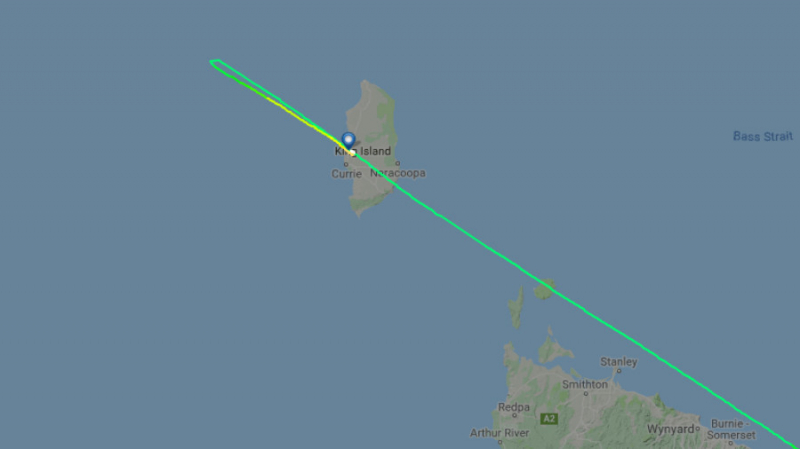 M&agrave;n h&igrave;nh radar cho thấy m&aacute;y bay đ&atilde; đi qua điểm hạ 