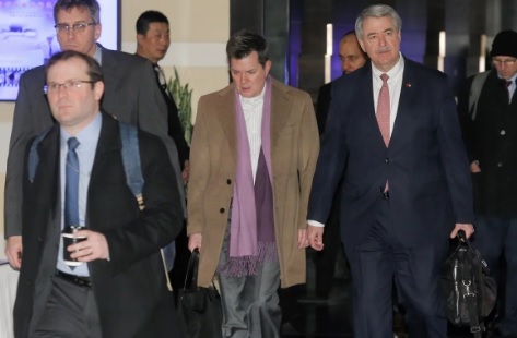 ph&iacute;a đo&agrave;n Mỹ