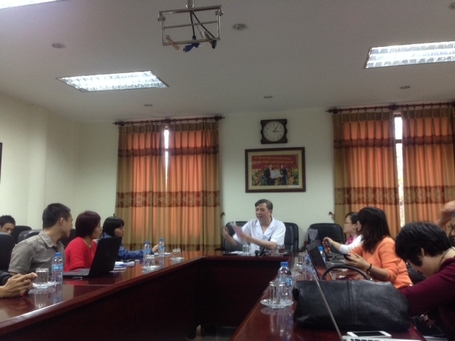 ong-vu-ba-quyet-tran-tinh-voi-bao-chi-1700