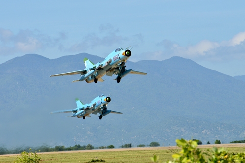 may-bay-su22-6