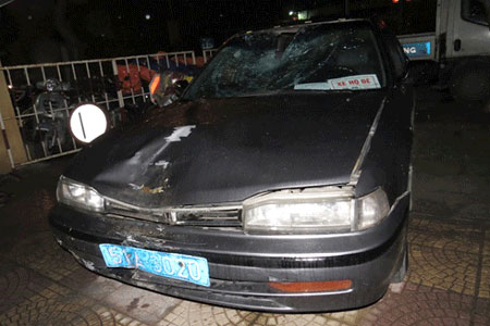 Chiếc xe &ocirc;ng B&uacute;t l&aacute;i đeo biển xanh, đăng k&yacute; tại TP HCM. 