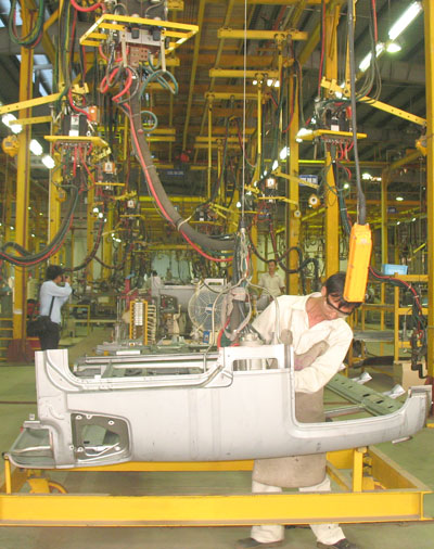 Mục ti&ecirc;u của Vinamotor sau khi thực hiện b&aacute;n cổ phần lần đầu ra c&ocirc;ng ch&uacute;ng l&agrave; x&acirc;y dựng Tổng c&ocirc;ng ty mạnh v&agrave; hiệu quả hơn