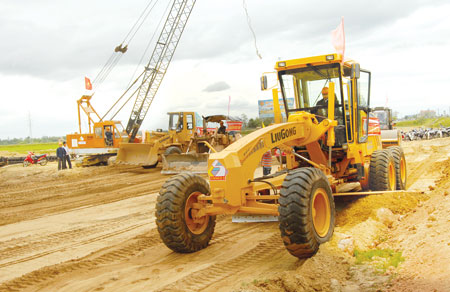 Lực lượng thi c&ocirc;ng đường của Cienco5