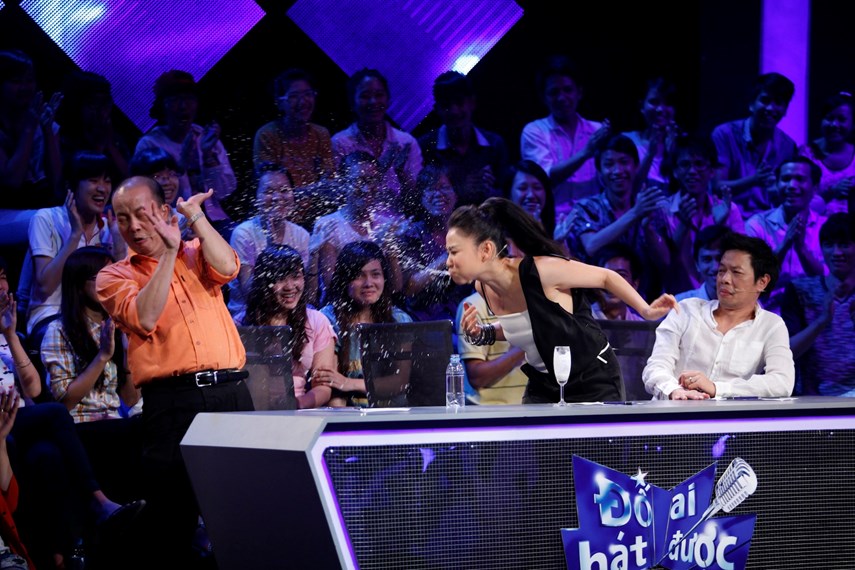 Cả gi&aacute;m khảo cũng c&oacute; những m&agrave;n rất ly kỳ ph&ugrave; hợp với fomat r&ugrave;ng rợn của chương tr&igrave;nh