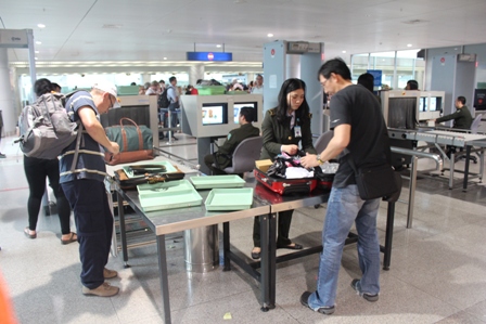 C&ocirc;ng t&aacute;c kiểm tra an ninh được thắt chặt hơn