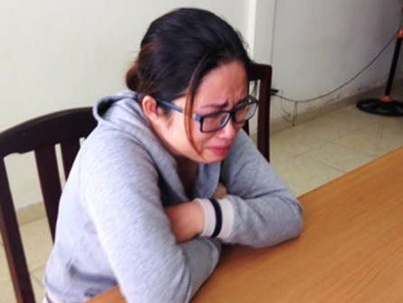 L&ecirc; Thị B&iacute;ch Tr&acirc;m, kẻ g&acirc;y ra vụ bắt c&oacute;c b&eacute; Trương Văn Ho&agrave;i (trong BV quận 7) tại Cơ quan CSĐT