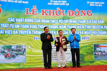 Trao giải nhất cuộc thi ảnh 