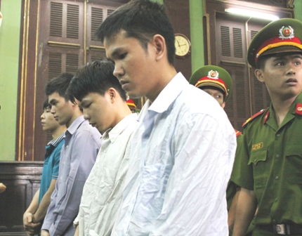 C&aacute;c bị c&aacute;o nghe T&ograve;a tuy&ecirc;n &aacute;n