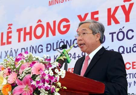 &Ocirc;ng Mai Tuấn Anh - Tổng gi&aacute;m đốc VEC b&aacute;o c&aacute;o về dự &aacute;n.