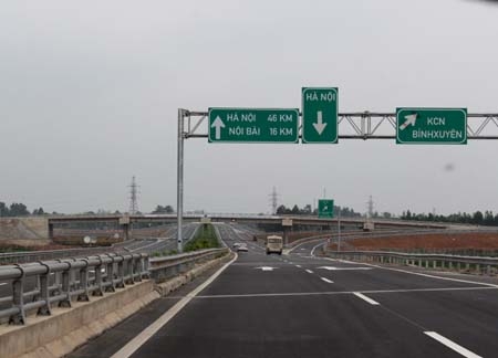 Từ nay, thời gian đi lại từ H&agrave; Nội đến Đền H&ugrave;ng chỉ c&ograve;n gần 1 giờ đồng hồ.