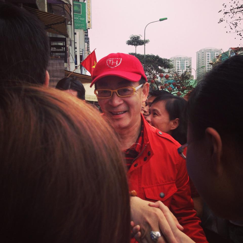 Đến với Việt Nam, diễn vi&ecirc;n Lục Tiểu Linh Đồng chia sẻ: 