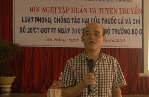 &Ocirc;ng Nguyễn Huy Quang, Vụ trưởng Vụ Ph&aacute;p chế - Bộ Y tế ph&aacute;t biểu tại hội nghị.