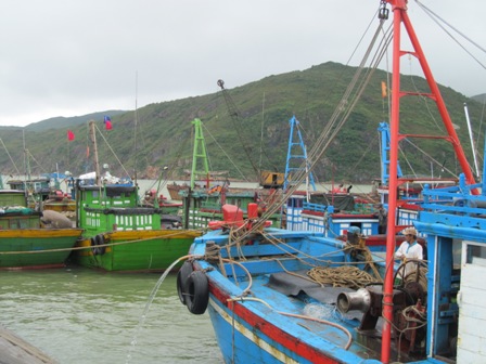 Nhiều t&agrave;u c&aacute; chưa đảm bảo trang thiết bị an to&agrave;n khi ra khơi