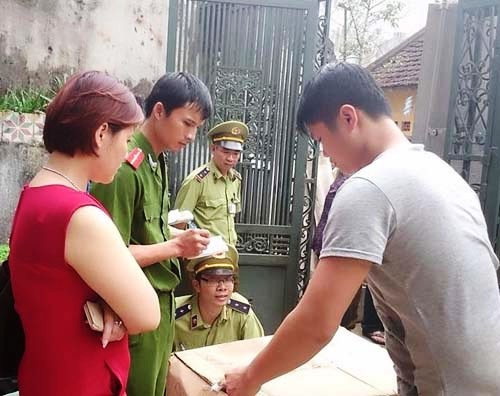 Cơ quan chức năng đang tiến h&agrave;ng lập bi&ecirc;n bản