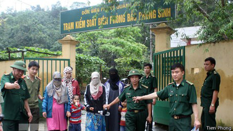 Sư việc xảy ra tại đồn bi&ecirc;n ph&ograve;ng . Ảnh theo TPO