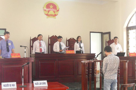 TAND huyện V&acirc;n Đồn (Quảng Ninh) đ&atilde; tuy&ecirc;n phạt 9 th&aacute;ng t&ugrave; giam đối với Nguyễn Duy Hiệu về tội &ldquo;Vi phạm quy định về điều khiển phương tiện giao th&ocirc;ng đường bộ&rdquo;