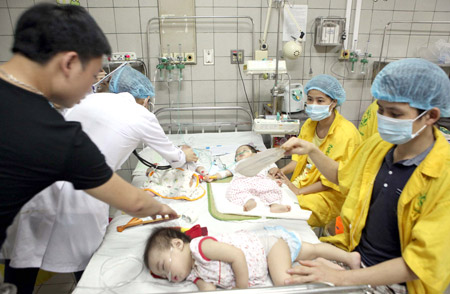 Kh&ocirc;ng ph&acirc;n tuyến, c&aacute;ch ly tốt từ đầu, Bệnh viện Nhi TƯ đ&atilde; trở th&agrave;nh &ldquo;ổ dịch&rdquo; sởi