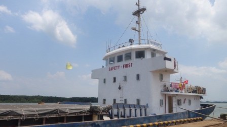 T&agrave;u Phương Nam 45 vẫn đang bị tạm giữ v&agrave; được neo đậu ở tại khu vực A12 thuộc B&atilde;i trước (TP. Vũng T&agrave;u)