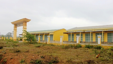 Chợ Đức Minh được xây dựng hàng tỷ đồng hoàn thành từ năm 2012 nhưng hiện vẫn đang bị