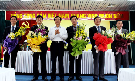 C&aacute;c th&agrave;nh vi&ecirc;n HĐQT mới của CIENCO1 ra mắt đại hội.