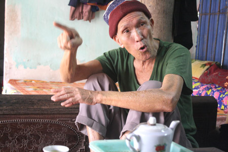 &Ocirc;ng Bưởi kể lại những ng&agrave;y th&aacute;ng bị đọa đ&agrave;y gian khổ ở nh&agrave; t&ugrave; Ph&uacute; Quốc