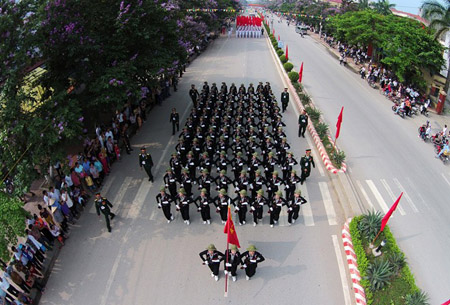 Buổi tổng duyệt kết thúc lúc 9h sáng 5/5. Nghi lễ chính thức sẽ diễn ra vào lúc 8h ngày 7/5.