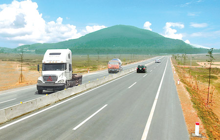 Một đoạn đường thuộc Dự &aacute;n mở rộng QL1 đoạn Nam Bến Thủy 2 - H&agrave; Tĩnh do Cienco4 thi c&ocirc;ng