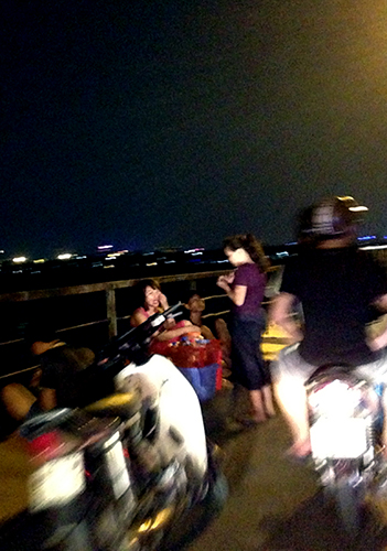 Thoải m&aacute;i t&iacute;nh tiền, ph&acirc;n chia chỗ ngồi, chỗ b&aacute;n h&agrave;ng.