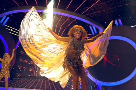  Tối 17/5, liveshow 8 của chương tr&igrave;nh Gương mặt th&acirc;n quen được ph&aacute;t s&oacute;ng tr&ecirc;n k&ecirc;nh VTV3. Mở đầu chương tr&igrave;nh Minh Thuận ho&aacute; th&acirc;n th&agrave;nh nh&acirc;n vật Tina Turner tr&igrave;nh diễn ca kh&uacute;c s&ocirc;i động Proud Mary.