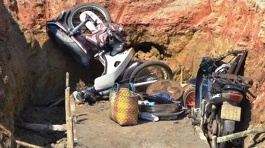 Hiện trường một vụ xe v&agrave; người 