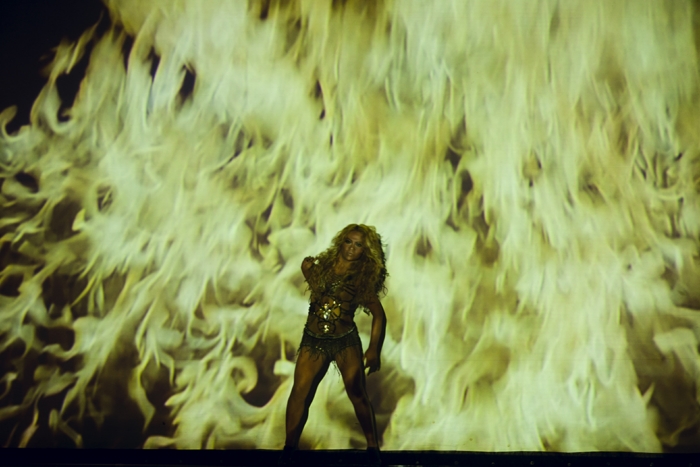 Với sự đột ph&aacute; đầy bất ngờ, MiA gi&agrave;nh được số điểm cao nhất trong tuần n&agrave;y. Phần thưởng cho nữ ca sĩ l&agrave; 100 triệu đồng. Show 10 Gương mặt th&acirc;n quen ph&aacute;t s&oacute;ng v&agrave;o 21h15 ng&agrave;y 31/5 tr&ecirc;n k&ecirc;nh VTV3.