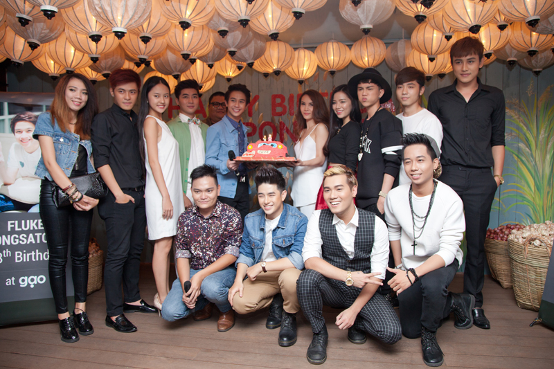 Sau chuyến đi ngắn, Fluke Pongsatorn sẽ l&ecirc;n m&aacute;y bay về Th&aacute;i Lan. Anh ch&agrave;ng hy vọng sẽ c&oacute; dịp quay trở lại Việt Nam v&agrave;o một ng&agrave;y kh&ocirc;ng xa