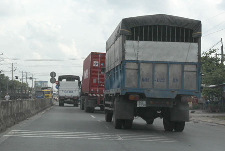 QL1 xe chen ch&uacute;c