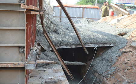 Hiện trường nơi xảy ra vụ b&ecirc; t&ocirc;ng đổ sụp