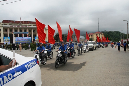 C&aacute;c tổ chức đo&agrave;n thể tham gia diễu h&agrave;nh