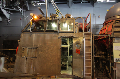 Khoang vận h&agrave;nh t&agrave;u đệm kh&iacute; ph&iacute;a đu&ocirc;i t&agrave;u đổ bộ Kunisaki