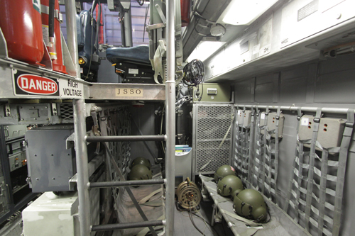 B&ecirc;n trong khoang vận h&agrave;nh t&agrave;u đệm kh&iacute;