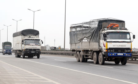 Bộ GTVT sẽ kiểm so&aacute;t k&iacute;ch thước th&ugrave;ng h&agrave;ng của tất cả c&aacute;c loại xe vận tải h&agrave;ng h&oacute;a 