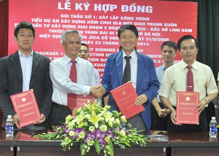 k&yacute; kết hợp đồng