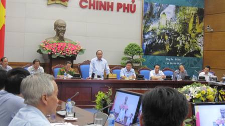 Ph&oacute; thủ tướng Nguyễn Xu&acirc;n Ph&uacute;c cho rằng cần quyết liệt hơn nữa để giảm mạnh hơn số vụ TNGT